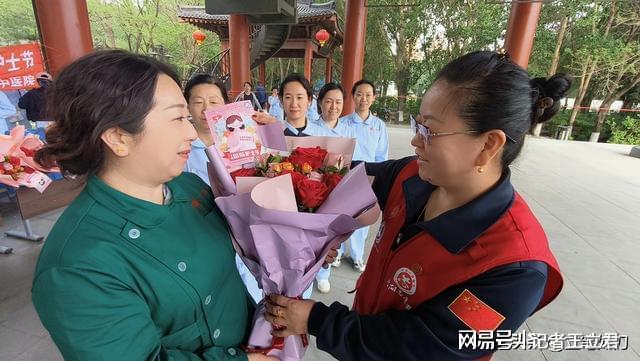 企业致敬白衣天使凝聚社会温情PG麻将胡了2模拟器沈阳爱心