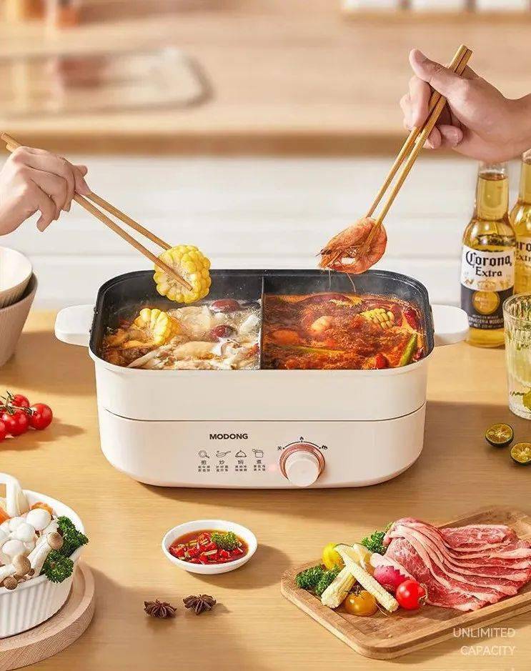 足！45L黄金容量旋钮控温涮炒煎炖焖蒸也能轻松搞定！麻将胡了2自带鸳鸯锅的分体式电火锅清汤党和麻辣党都满(图2)