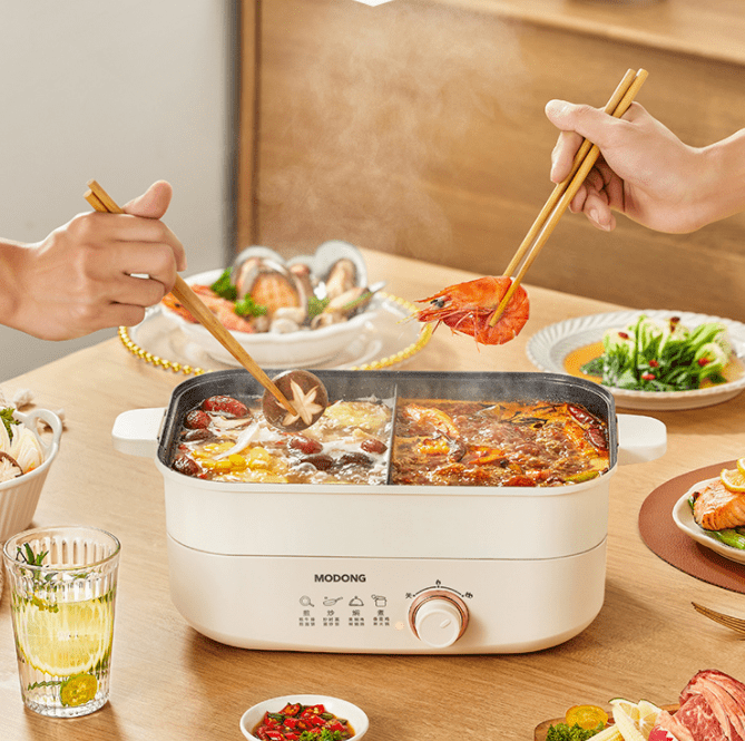 足！45L黄金容量旋钮控温涮炒煎炖焖蒸也能轻松搞定！麻将胡了2自带鸳鸯锅的分体式电火锅清汤党和麻辣党都满(图11)